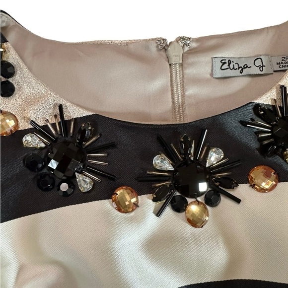 Eliza J Black White Gold Striped A-Line Jewel Dress Size 2P - Picture 6 of 17